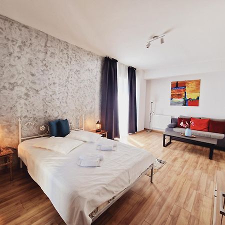 Ultracentral 5* Boutique Hotel Style Apartment. Brand New. 2 Rooms. Spacious. Free Parking Cluj-Napoca Exterior foto