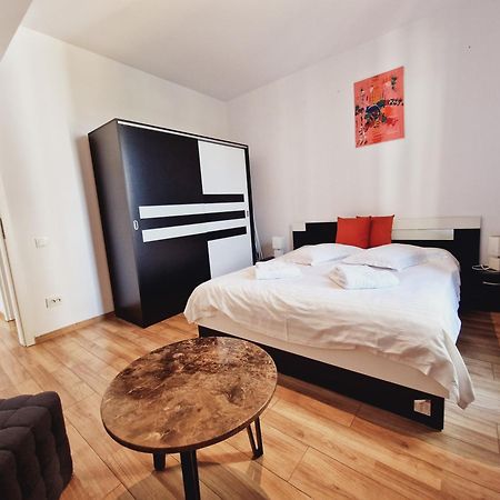 Ultracentral 5* Boutique Hotel Style Apartment. Brand New. 2 Rooms. Spacious. Free Parking Cluj-Napoca Exterior foto